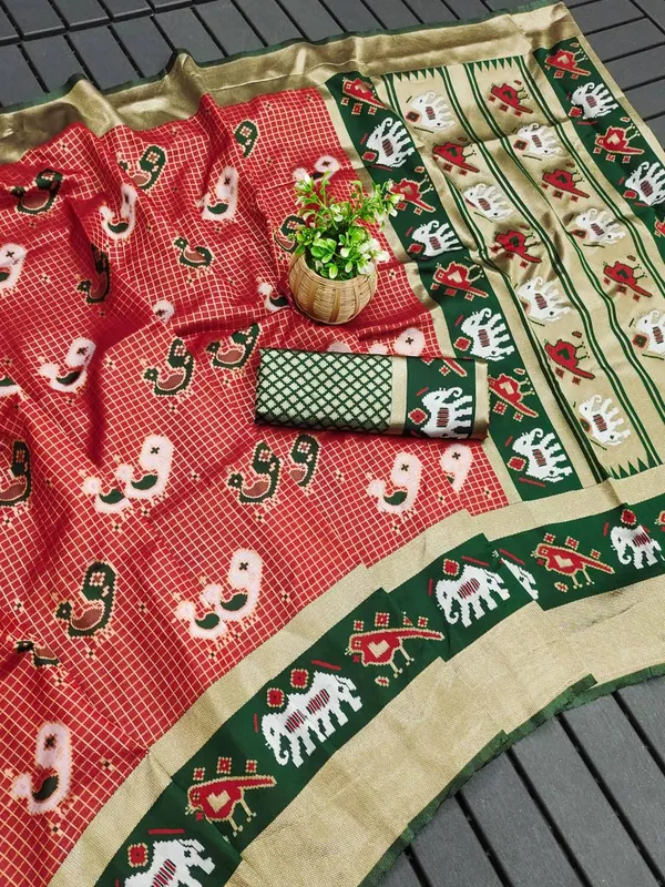Red_Motif_Woven_Saree_With_Blouse_Piece_for_Women