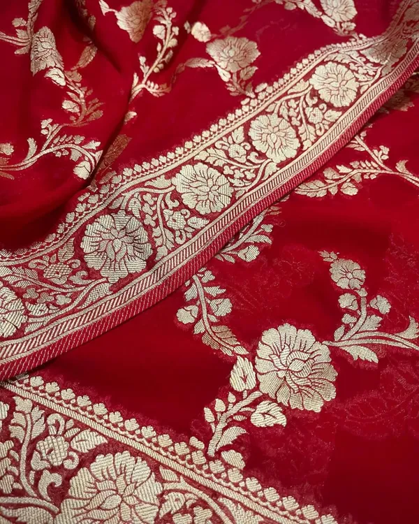 Red_Woven_Floral_Saree_for_Women
