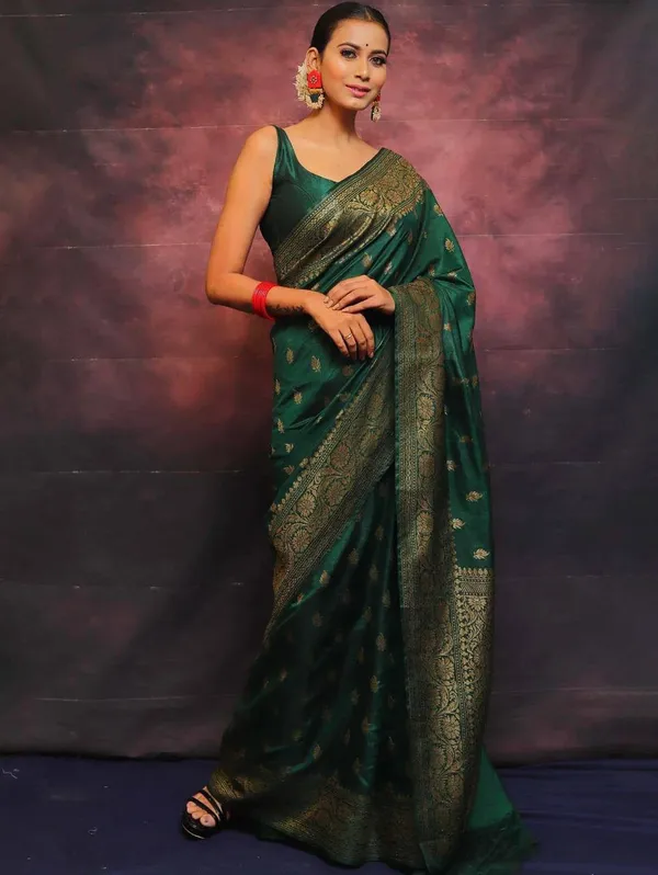 Green_Gold_Patterned_Saree_for_Women
