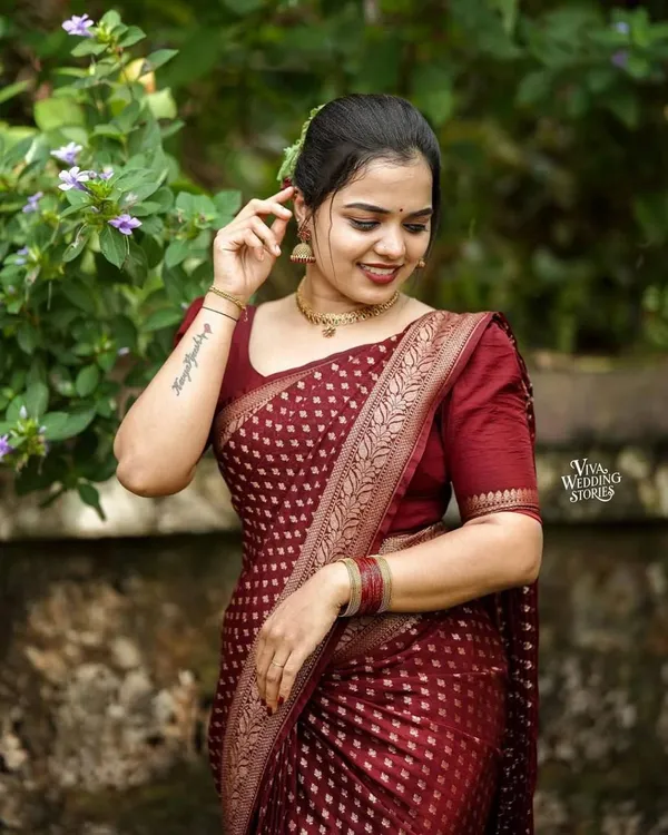 Maroon_Traditional_Saree_for_Women