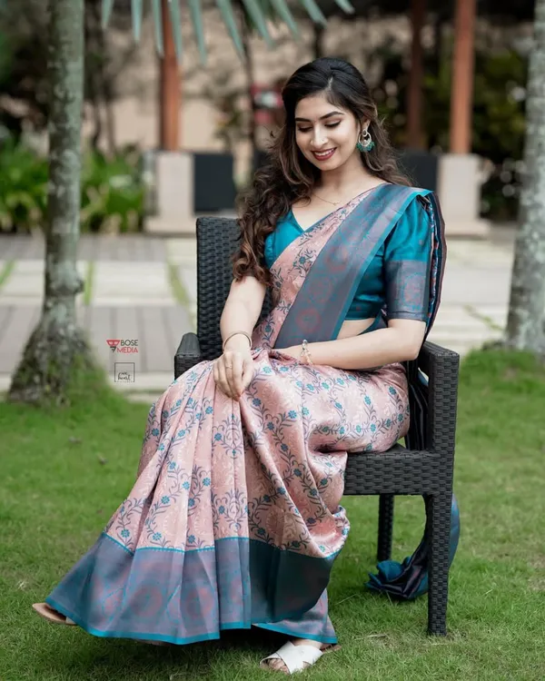 Pink_Floral_Print_Saree_With_Teal_Border_for_Women