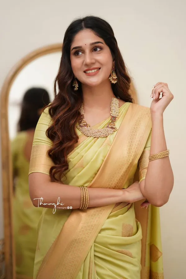 Green_Gold_Border_Saree_for_Women
