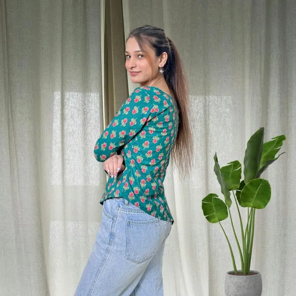 Green_Side_Slit_Short_Kurti