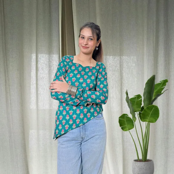 Green_Side_Slit_Short_Kurti