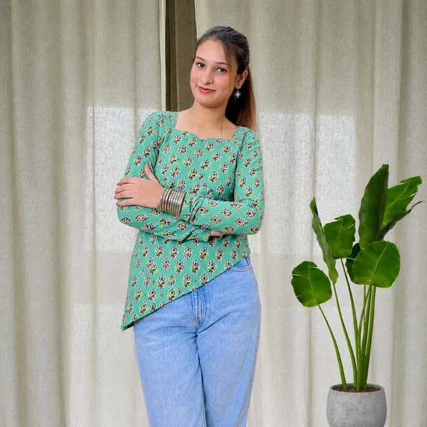 Green_Side_Slit_Short_Kurti