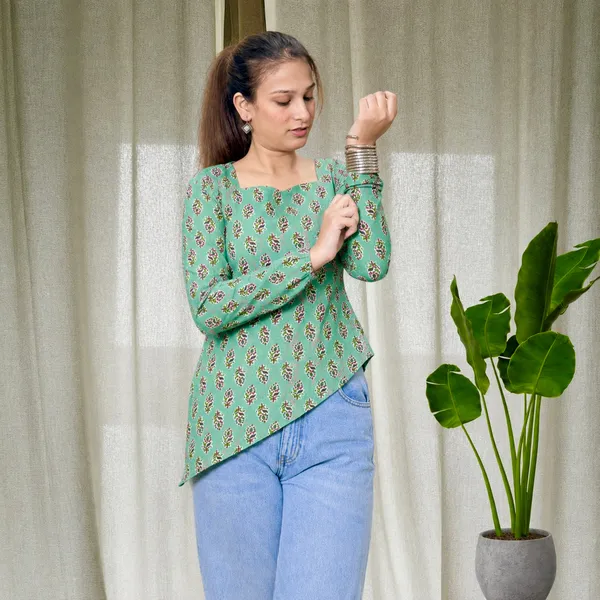 Green_Side_Slit_Short_Kurti