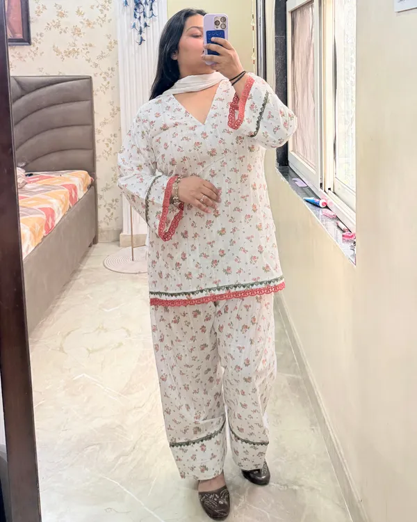 Ivory_Floral_Pure_Cotton_Farshi_Set_With_Dupatta