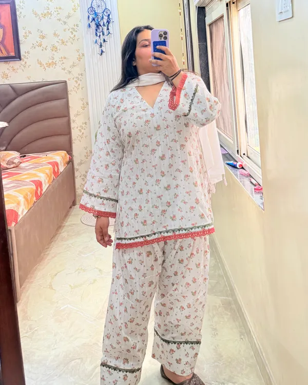 Ivory_Floral_Pure_Cotton_Farshi_Set_With_Dupatta