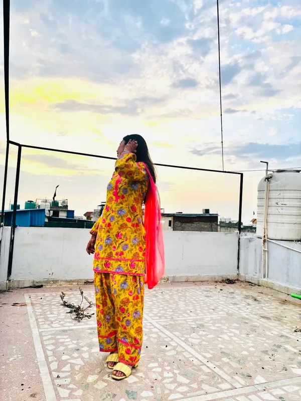 Sunshine_Yellow_Pure_Farshi_Set_With_Dupatta