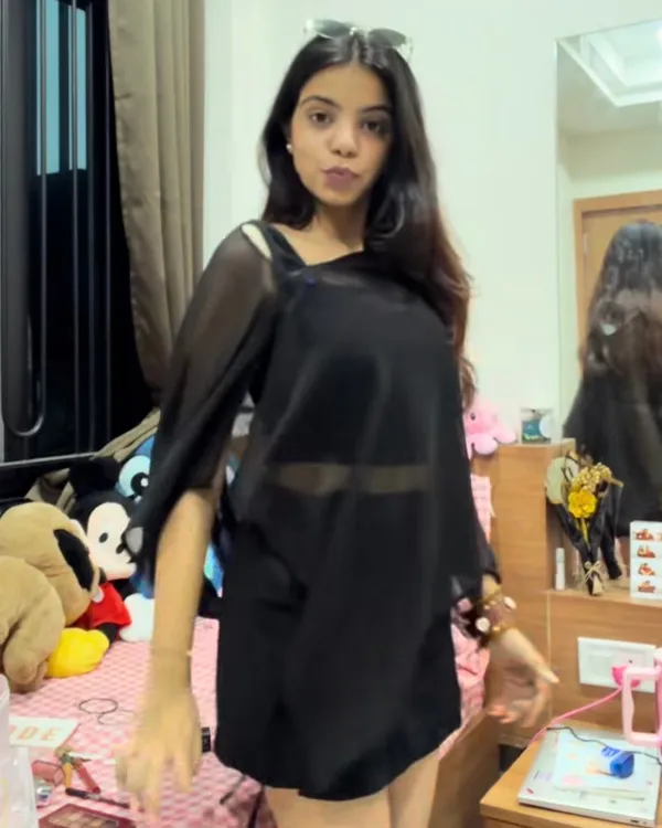 Black_Georgette_Cape_Shirt_With_Neck_Stole