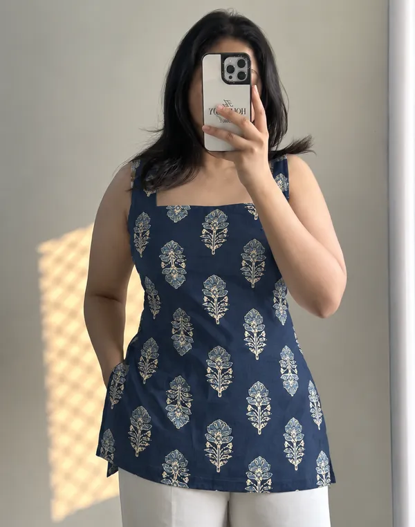 Navy_Blue_Sleeveless_Short_Kurti