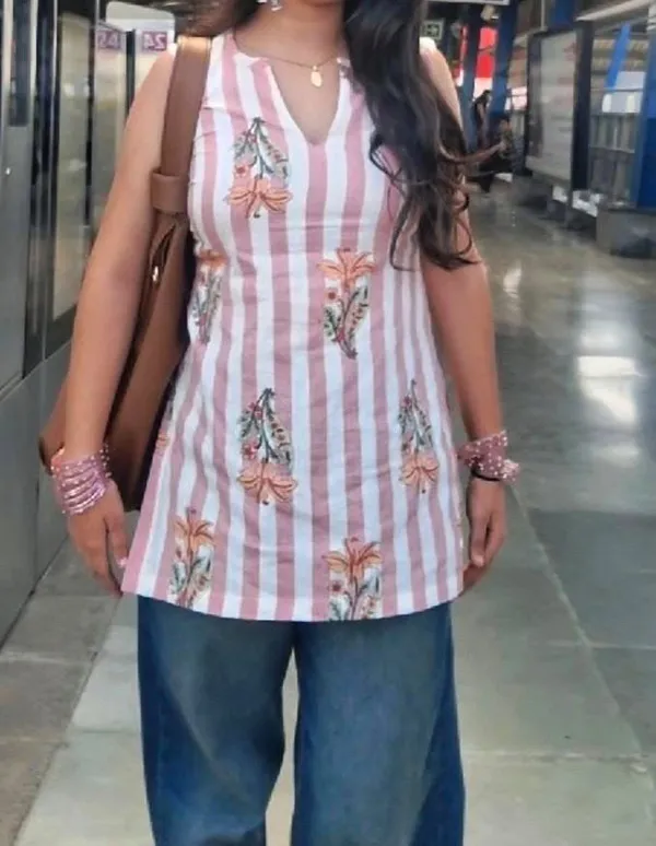 Pink_Floral_Stripe_Sleeveless_Kurti