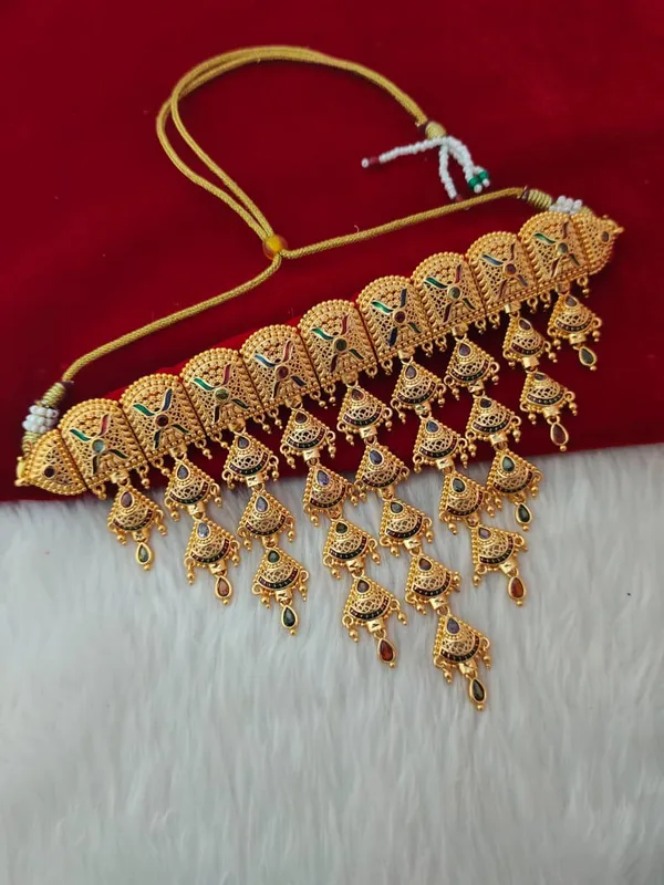 Gold_Tone_Temple_Jewellery_Choker_for_Women