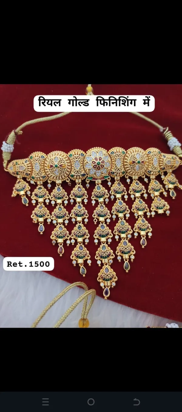 Gold_Finish_Traditional_Necklace_for_Women