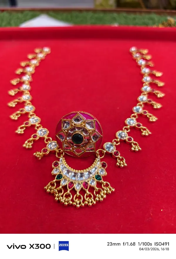 Gold_Tone_Stone_Embellished_Necklace_for_Women