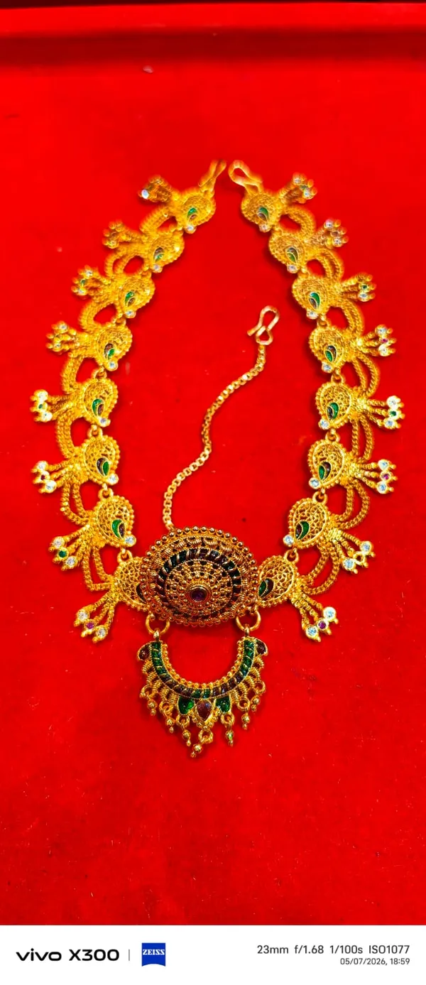 Gold_Tone_Traditional_Necklace_Set_for_Women