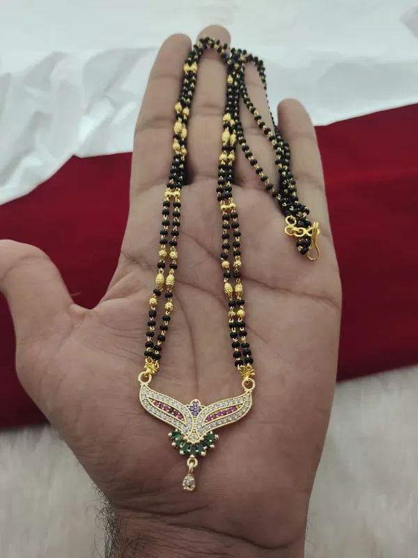 Black_Bead_Gold_Tone_Traditional_Mangalsutra_for_Women