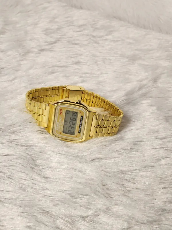 Gold_Metal_Digital_Watch_for_Men_And_Women