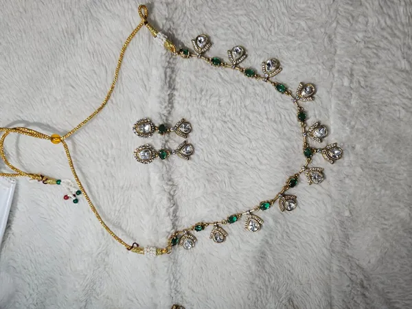 Gold-Toned_Green_Stone_Necklace_Set_for_Women