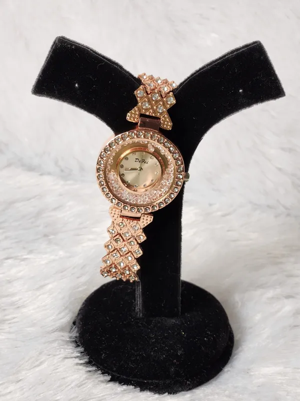 Rose_Gold_Metal_Analog_Watch_for_Women