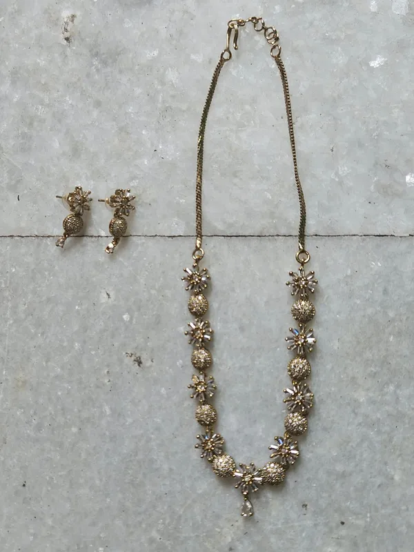 Gold_Tone_Floral_Necklace_And_Earrings_Set_For_Women