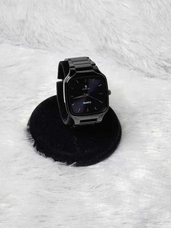 Black_Metal_Analog_Watch_for_Unisex