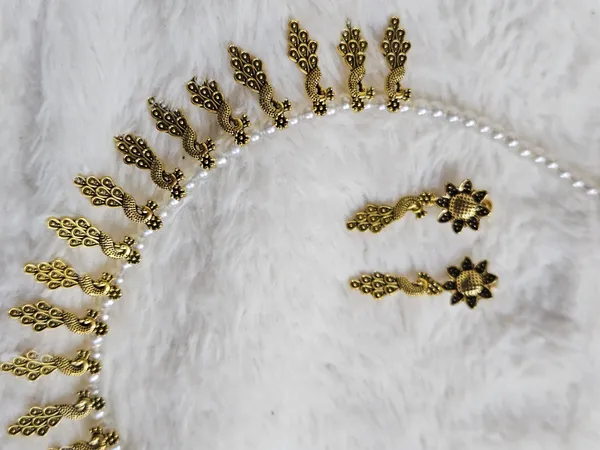 Gold_Tone_Floral_Necklace_And_Earrings_Set_for_Women