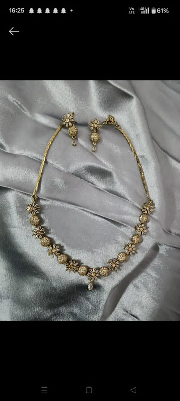 Gold_Tone_Floral_Necklace_And_Earrings_Set_For_Women
