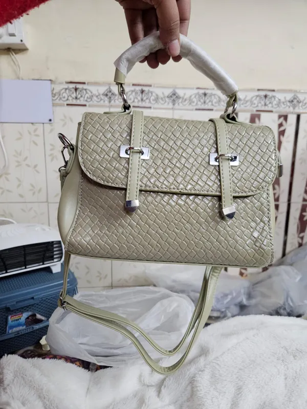 Beige_Textured_Structured_Handbag_for_Women