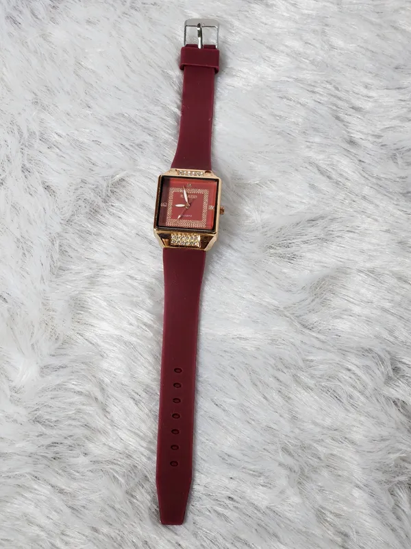 Maroon_Square_Dial_Analog_Watch_for_Women