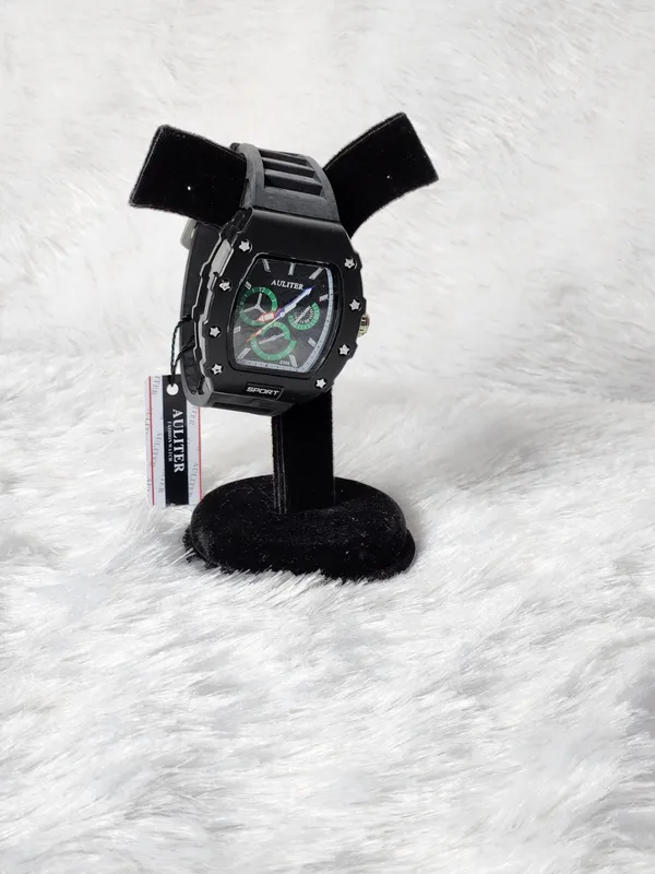 Black_Silicone_Sports_Analog_Watch_for_Men