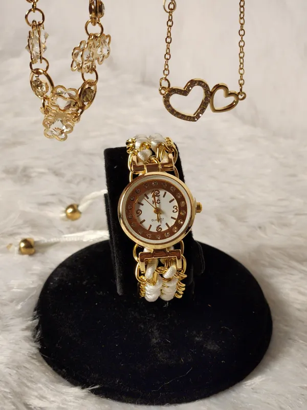 Gold_Tone_Floral_Charm_Bracelet_Watch_Set_For_Women