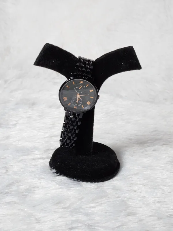 Black_Metal_Chronograph_Watch_for_Men