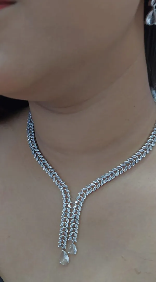 Silver-Tone_Crystal_Necklace_And_Earrings_Set_for_Women