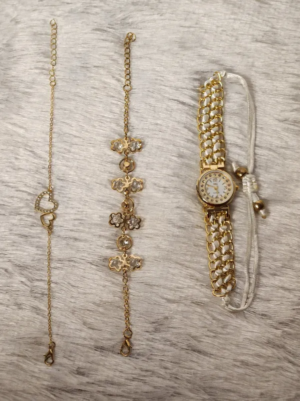 Gold_Tone_Floral_Charm_Bracelet_Watch_Set_For_Women