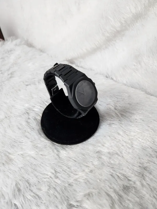 Black_Metal_Bracelet_Wristwatch_for_Unisex