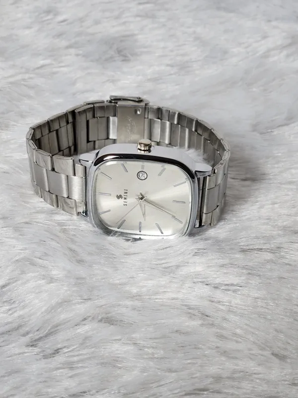 Silver_Metal_Square_Dial_Watch_for_Women
