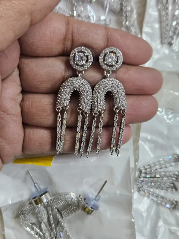 Silver_Tone_Rhinestone_Chandelier_Drop_Earrings_for_Women