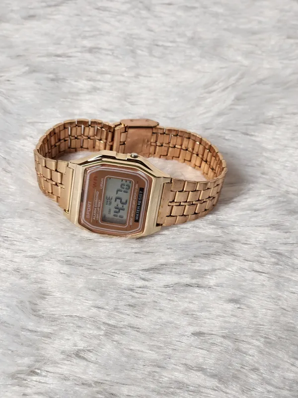Rose_Gold_Metal_Digital_Watch_for_Women