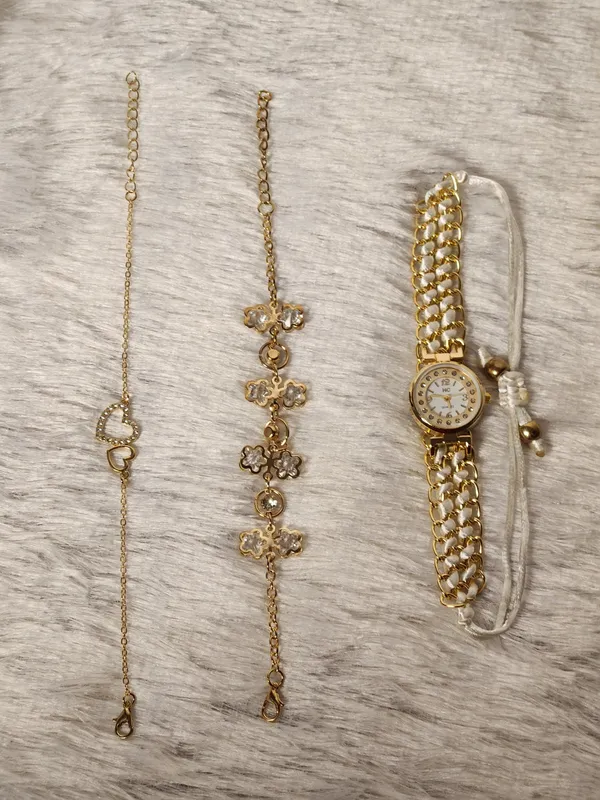 Gold_Tone_Floral_Charm_Bracelet_Watch_Set_For_Women