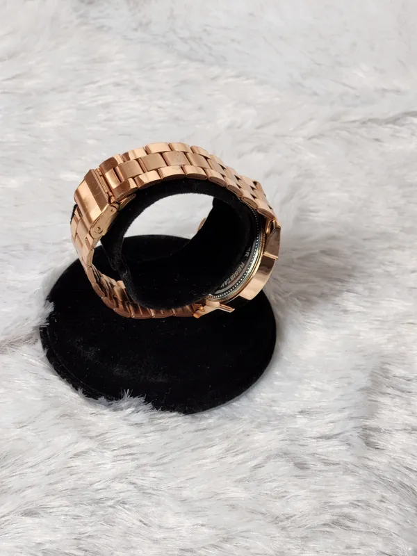 Rose_Gold_Metal_Analog_Watch_for_Men