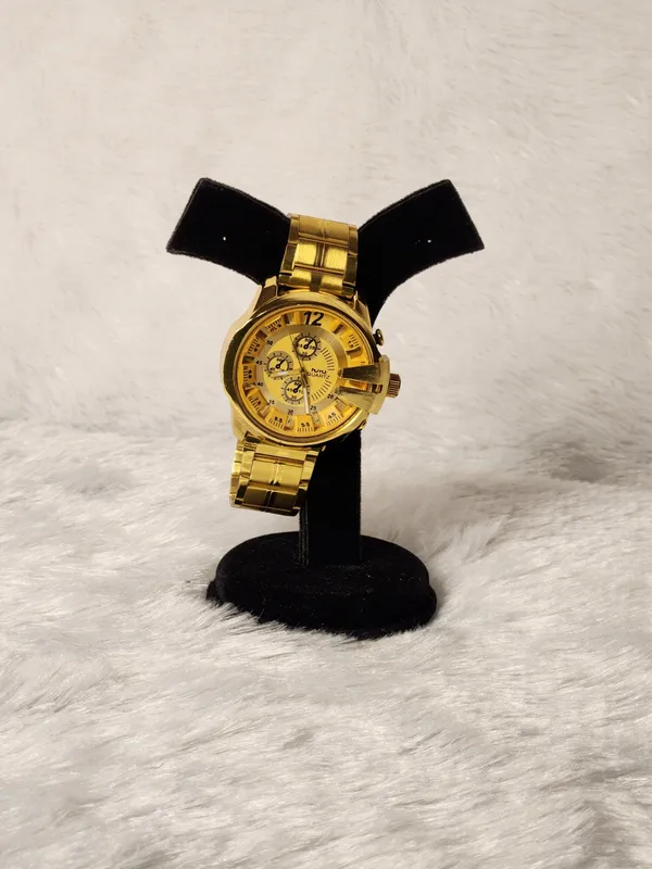 Gold_Metal_Analog_Chronograph_Watch_for_Men