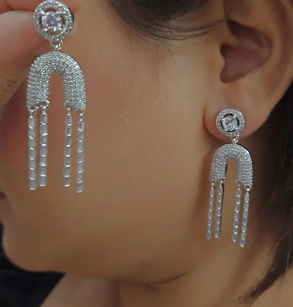 Silver_Tone_Rhinestone_Chandelier_Drop_Earrings_for_Women