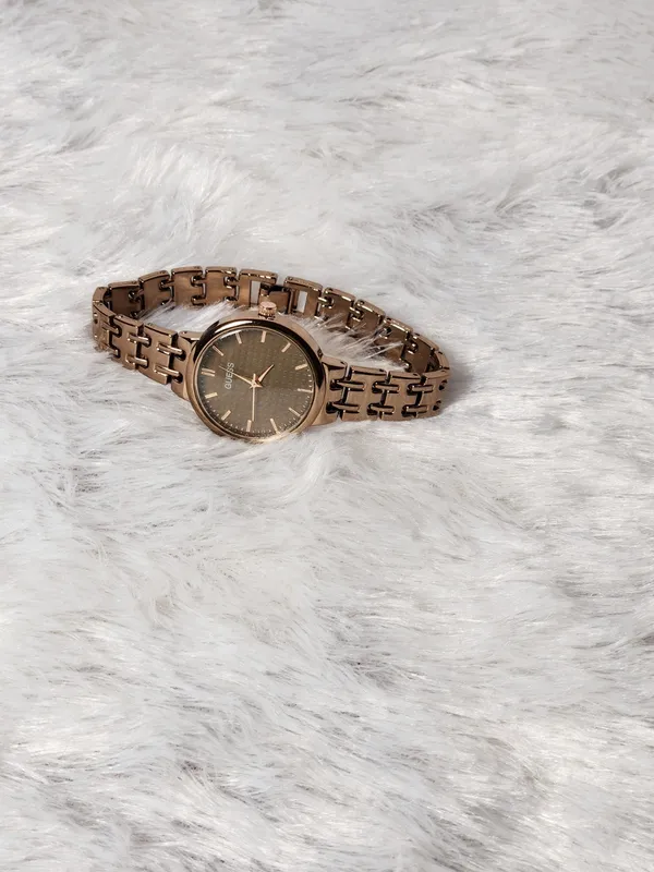 Gold_Tone_Metal_Analog_Wristwatch_for_Women