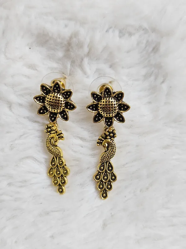 Gold_Tone_Floral_Necklace_And_Earrings_Set_for_Women