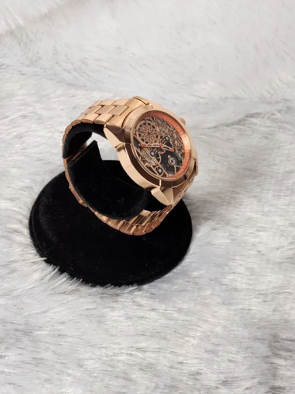 Rose_Gold_Metal_Analog_Watch_for_Men