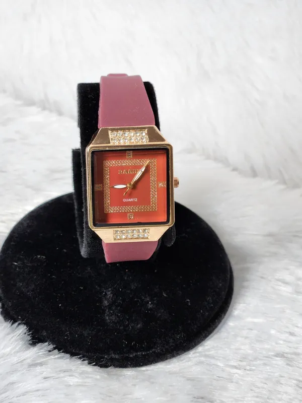 Maroon_Square_Dial_Analog_Watch_for_Women