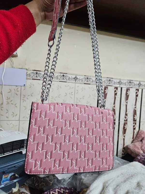 Pink_Patterned_Chain_Strap_Shoulder_Bag_for_Women