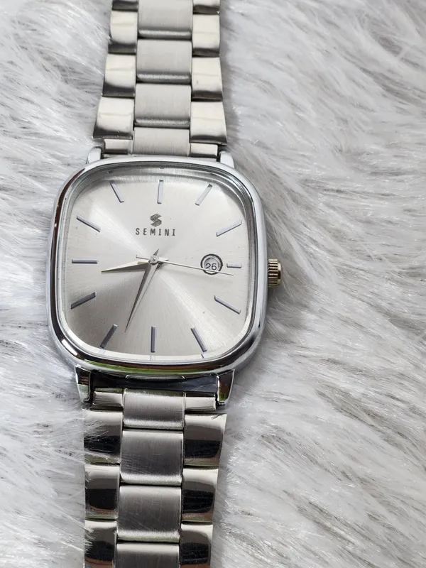 Silver_Metal_Square_Dial_Watch_for_Women