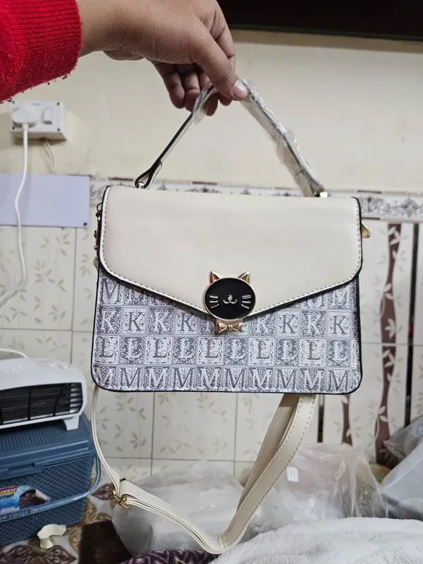 Cream_Patterned_Cat_Detail_Handbag_for_Women